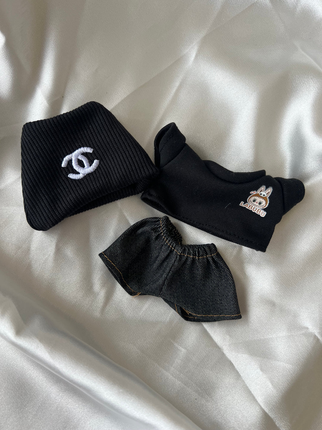 Labubu Designer Streetwear Set – Black Beanie & Denim Jacket for 17cm Figures