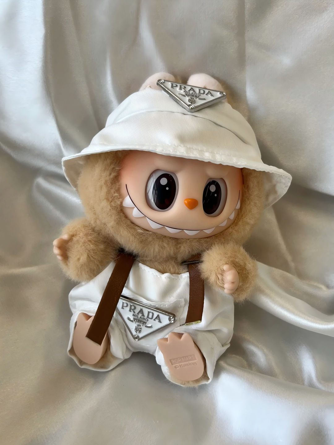 Labubu Street Style Set – White Bucket Hat & Mini Bag
