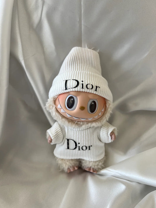 Labubu Winter Outfit – Cozy White Sweater & Beanie Set (Fits 17cm Figures)